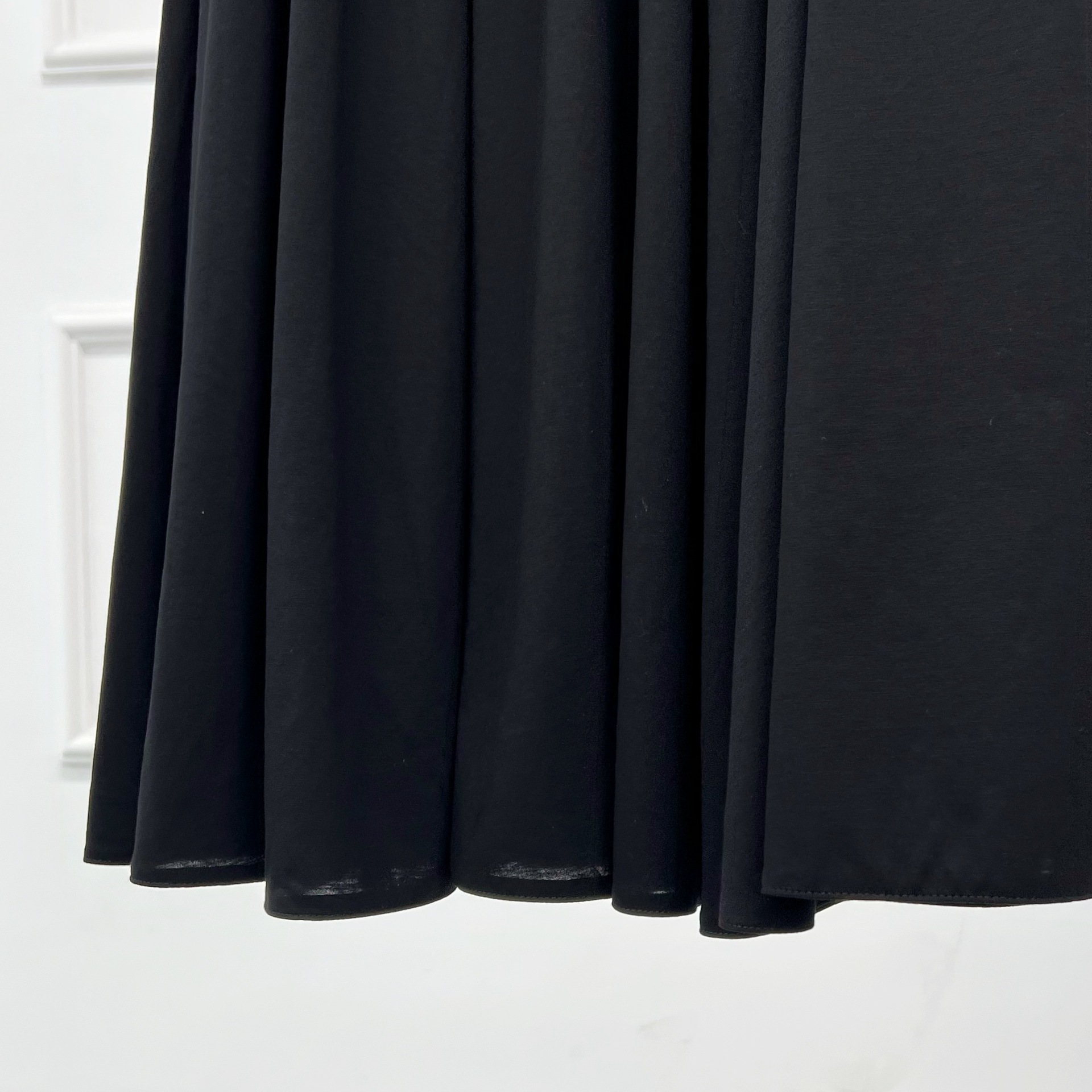 D75 Summer slim black A-line skirt ladies summer new waist round neck sleeveless dress
