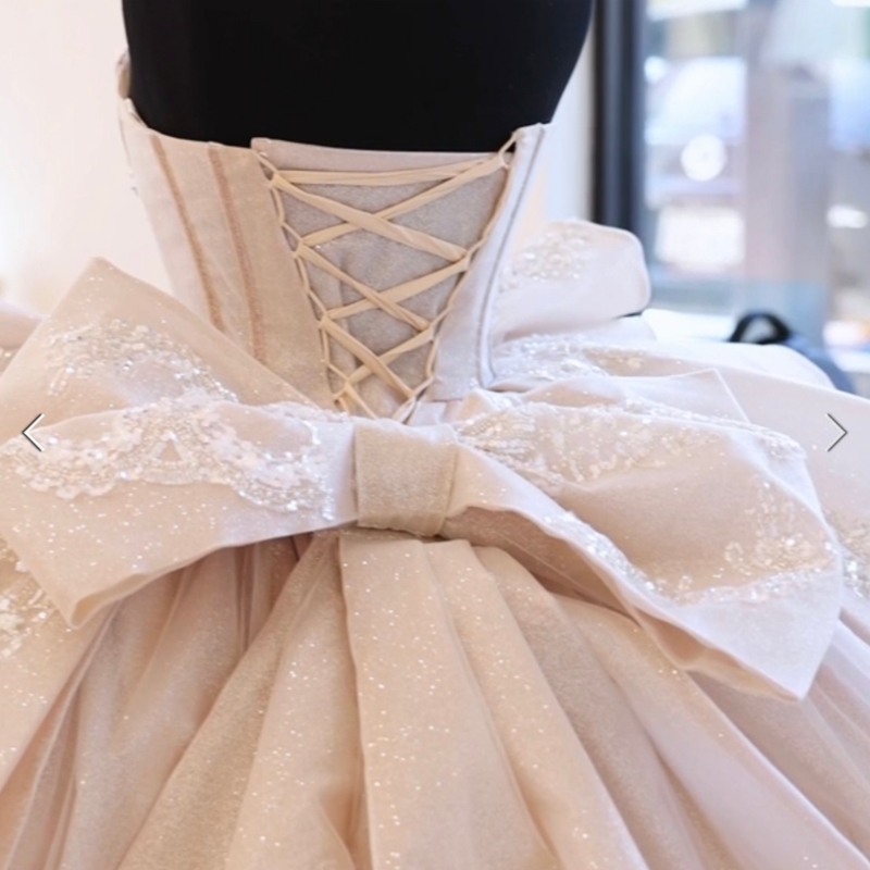 Light Champagne Shiny Ball Gown Quinceanera Dresses Off The Shoulder Applique Lace Beading Crystal Bow Tull Party Birthday Sweet 16 Dress Vestidos 15 