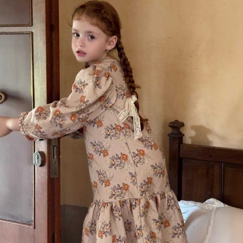Children Girls Autumn Princess Dress Cotton Floral Print Infant Girls Bubble Sleeve Dress Retro Round Collar 16Y Girls Vestido C250916
