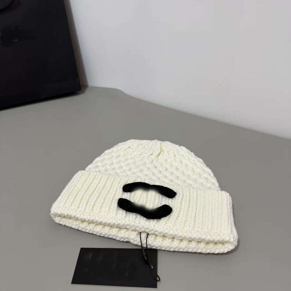 2025 Designer Beanie Luxury Beanie Knitted Hats Fur Knitted Hats Fashion Leisure Knitted Beanie Quality Winter Hats Christmas Gifts Colorful Beanie1