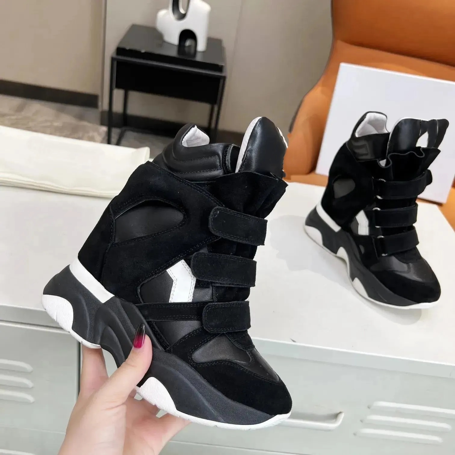 2025-Luxury sneaker Fashion Womens shoe Designer boot suede leather wedge Platform shoe Classic outdoor sport black Ankle boot Run walk Casual shoes