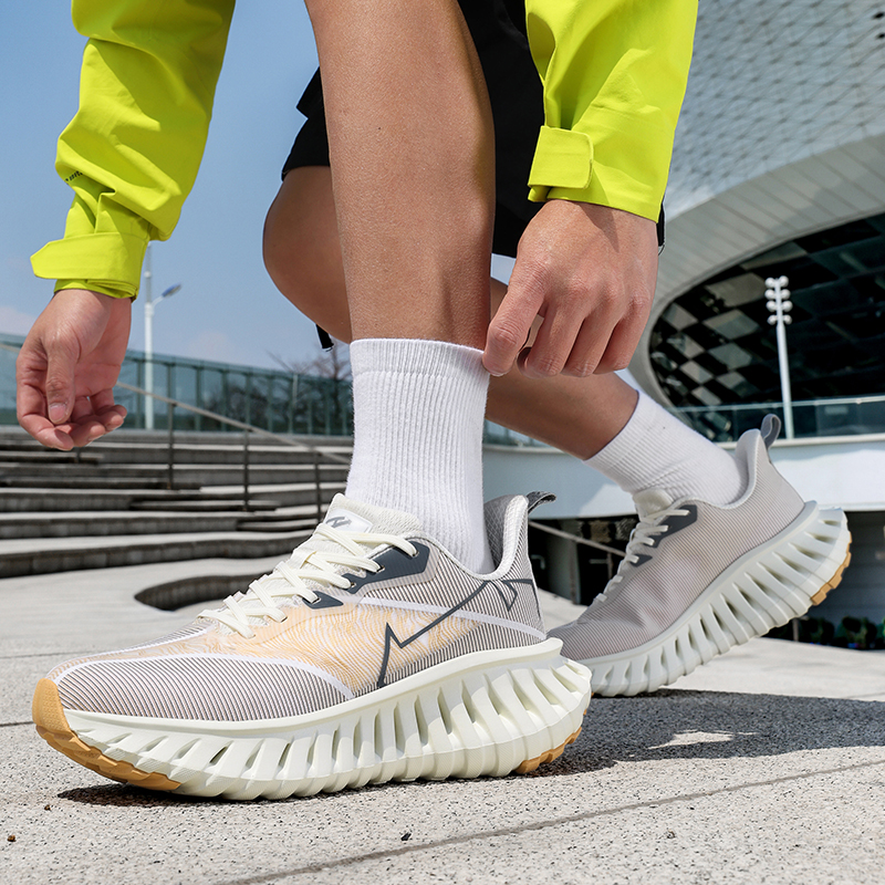 Men's Breathable Mesh Running Shoes for Spring/Summer - Lightweight Cushioned Sneakers
