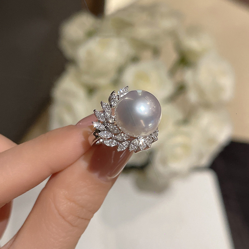 Natural Shell Pearl INS Light Luxury Niche Inlaid Diamond Flower Shape Comparable to Pearl Open Ring for Women Fashion Index Finger Jewelry