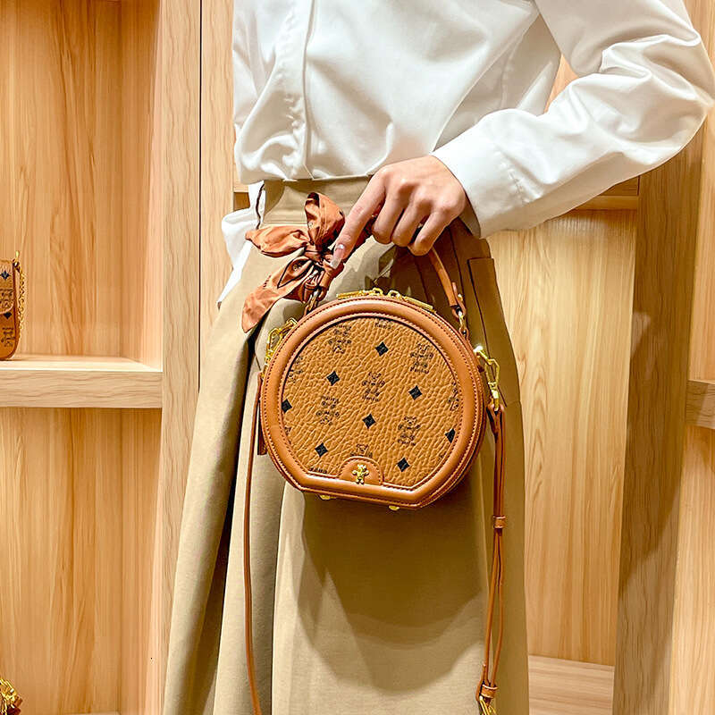 Bear 2025 New Trendy Fashionable Elegant Light Luxury Niche High-end Round Handbag Crossbody Small Bag