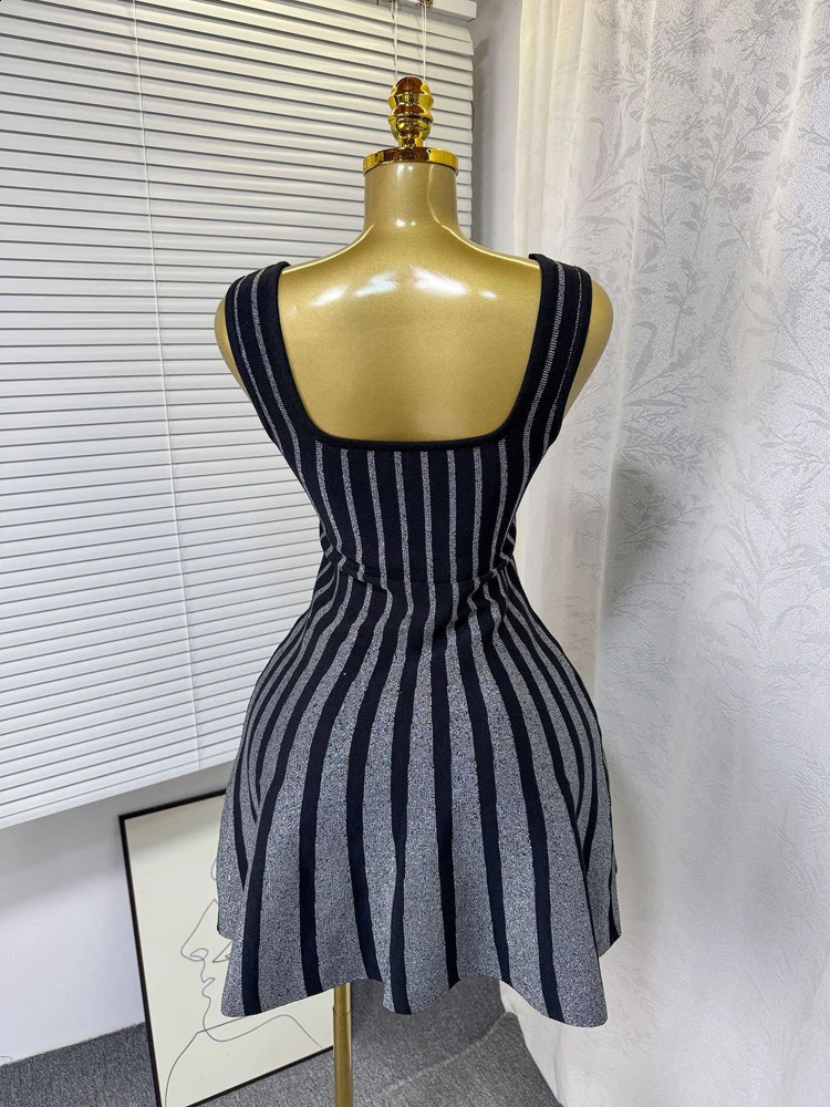 2025 Summer Mature Style Sleeveless Knitted Mini Dress Women Clothing Elegant Square Collar Stripe Backless Slim Short Dresses 250916 C260312