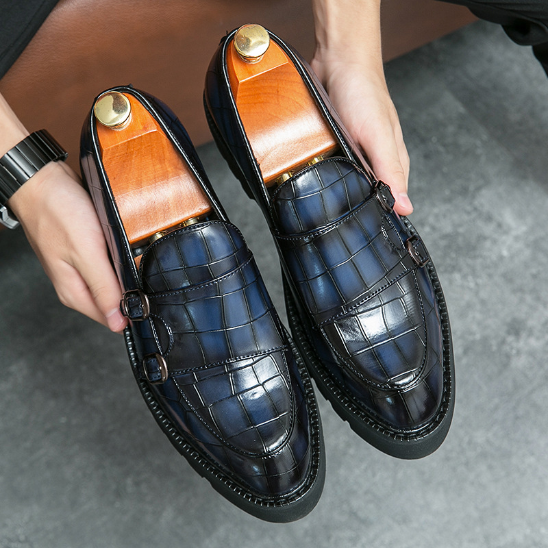 In 2025 New double-pin buckle loafers, men's patent leather shiny surface, thick heel, thick-soled height-increasing hairstylist casual leather s