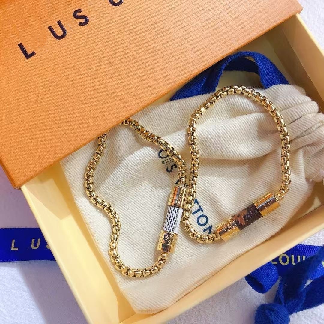 Luxury designer Jewelry Pendant clover Wedding Party charm bracelet Jewellery Chain Brand Simple Letter Women