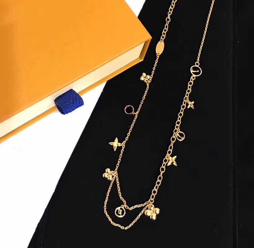 Designer Pendant Necklace for Women-Elegant Stainless Steel Chain Pendant Necklace, Gold & Silver Plated, Luxury Necklaces, Fashion Jewelry with Gift Box W
