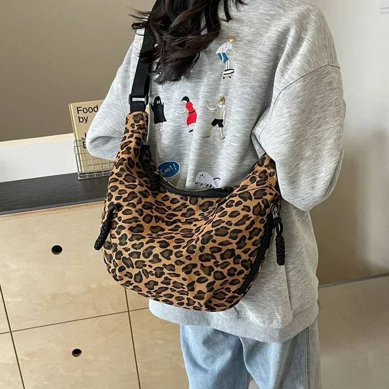 Leopard Print Crossbody for Women Corduroy Casual Shoulder Tote Bags Ladies Sac A Main Femme Designer Handbags 2024 ddmypanda