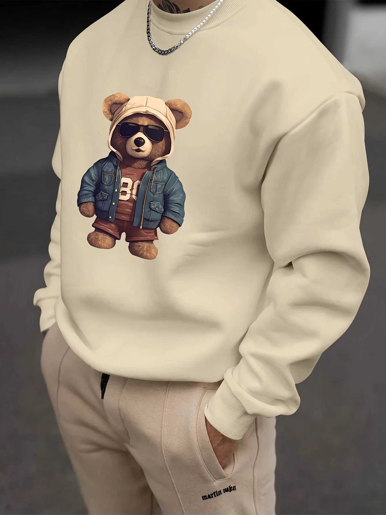 Mens autumn and winter fashionable casual loose cool bear graphic print fleece pullover long sleeved round neck sweatshirt Z250916