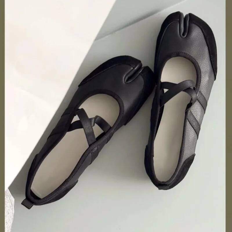 Black Sier Red Ballet Flats Trainers Women Split Toe Ballerina Tabi Walking Sneakers Woman Mary Jane Shoes Footwear Summer ddmypanda