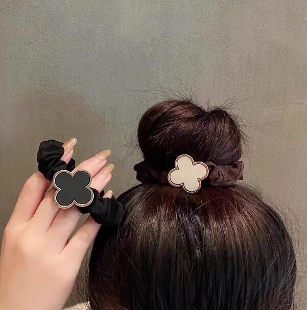 Korean Style Metal Four-Leaf Clover Scrunchie Hair Tie Internet Celebrity High-End Hair Rope Versatile Hair Accessory 250711