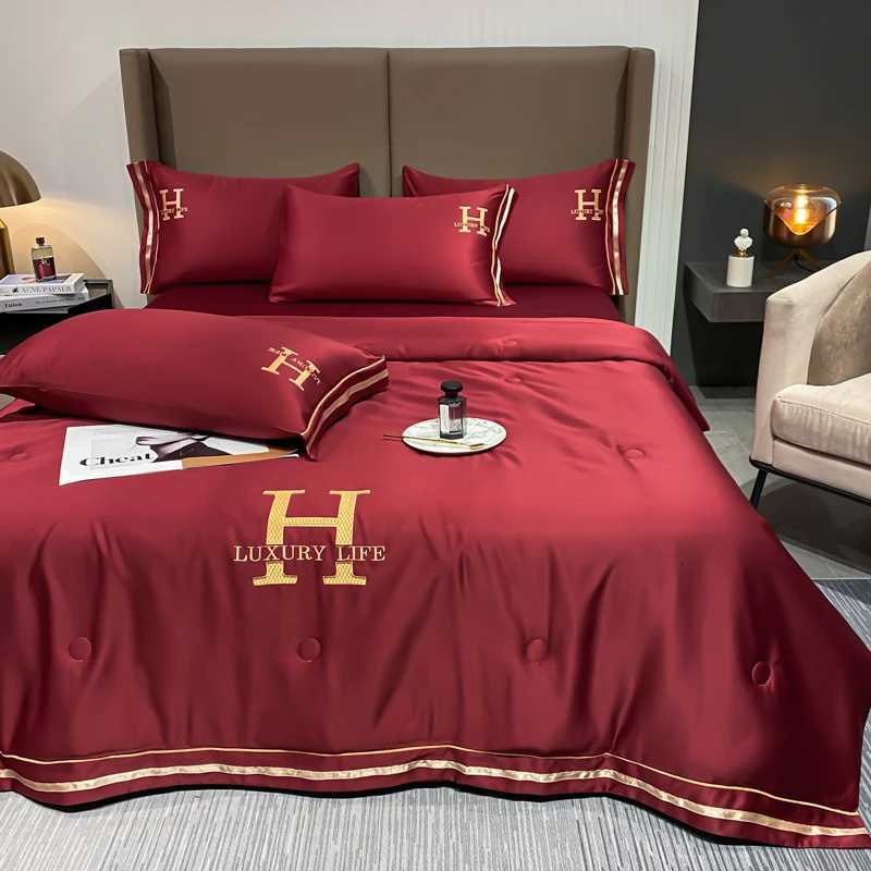 Luxury Cooling Blanket for Bed Silky Air Condition Comforter Lightweight Cooled Summer Quilt with Double Side Cold Cooling Fabric Y250916