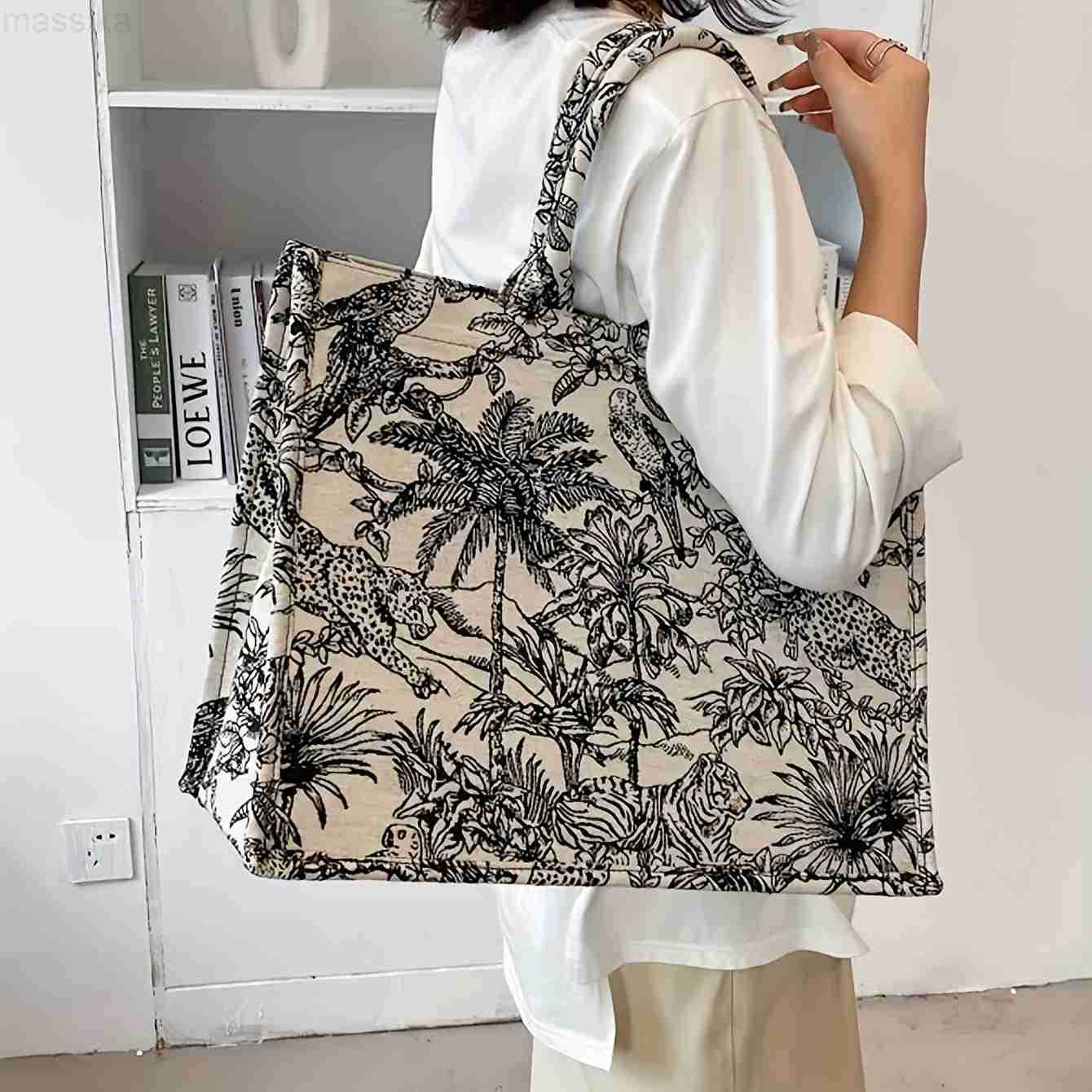 Casual Accessories Large Retro Embroidered Black and White Jungle Animal Print Tote Bag Large Capacity Lightweight Shopping Bag Fixed Shoulder Strap P