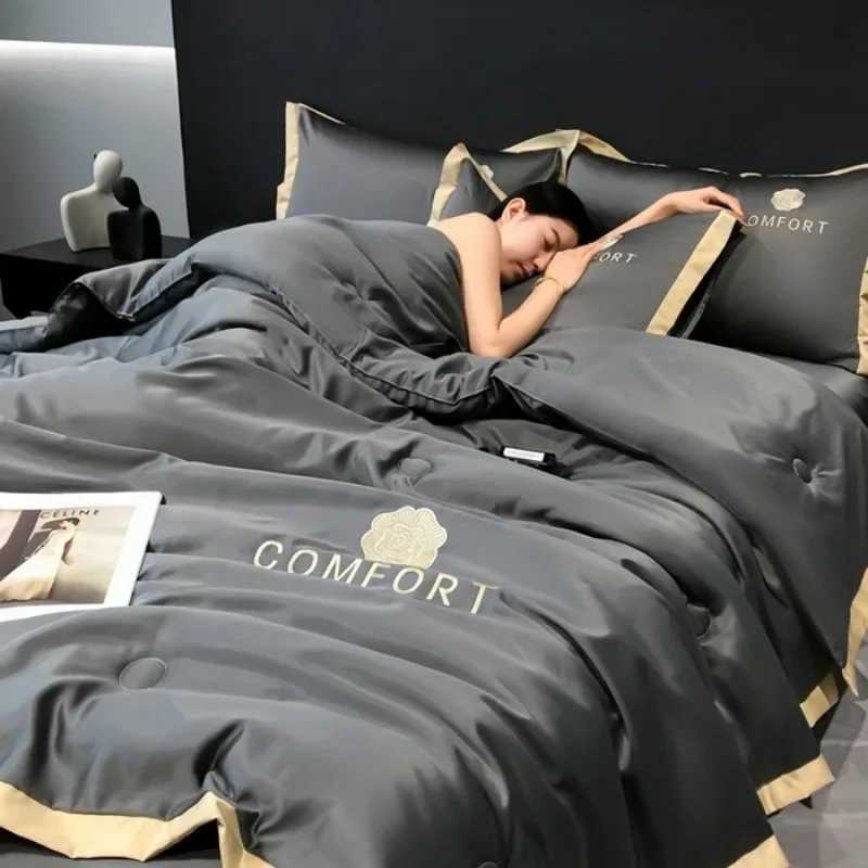 Luxury Ice Silk Summer Quilt Thin Cool Air Conditioner Blanket for Adults - Single Piece, Simple Design W260302