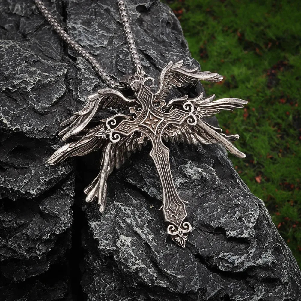Retro Gothic Jesus Wings Cross Pendant Necklace Jewelry for Men Women Large Vintage Dark Punk Religious Amulet Necklaces Gifts 250915
