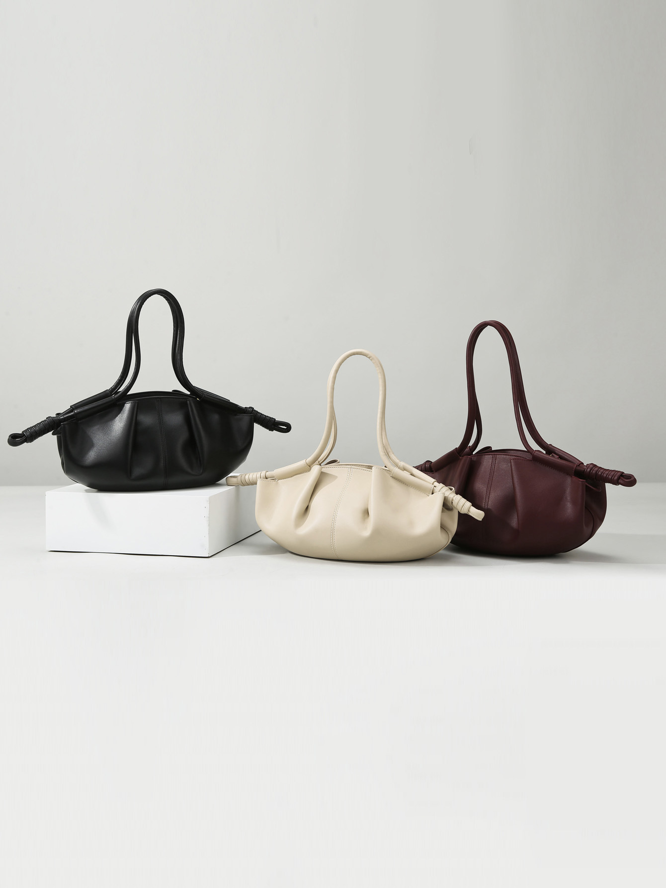 Shoulder bag 2025 new hand-held women's bag high-end Korean fashion cloud bag women's texture commuter crossbody bag