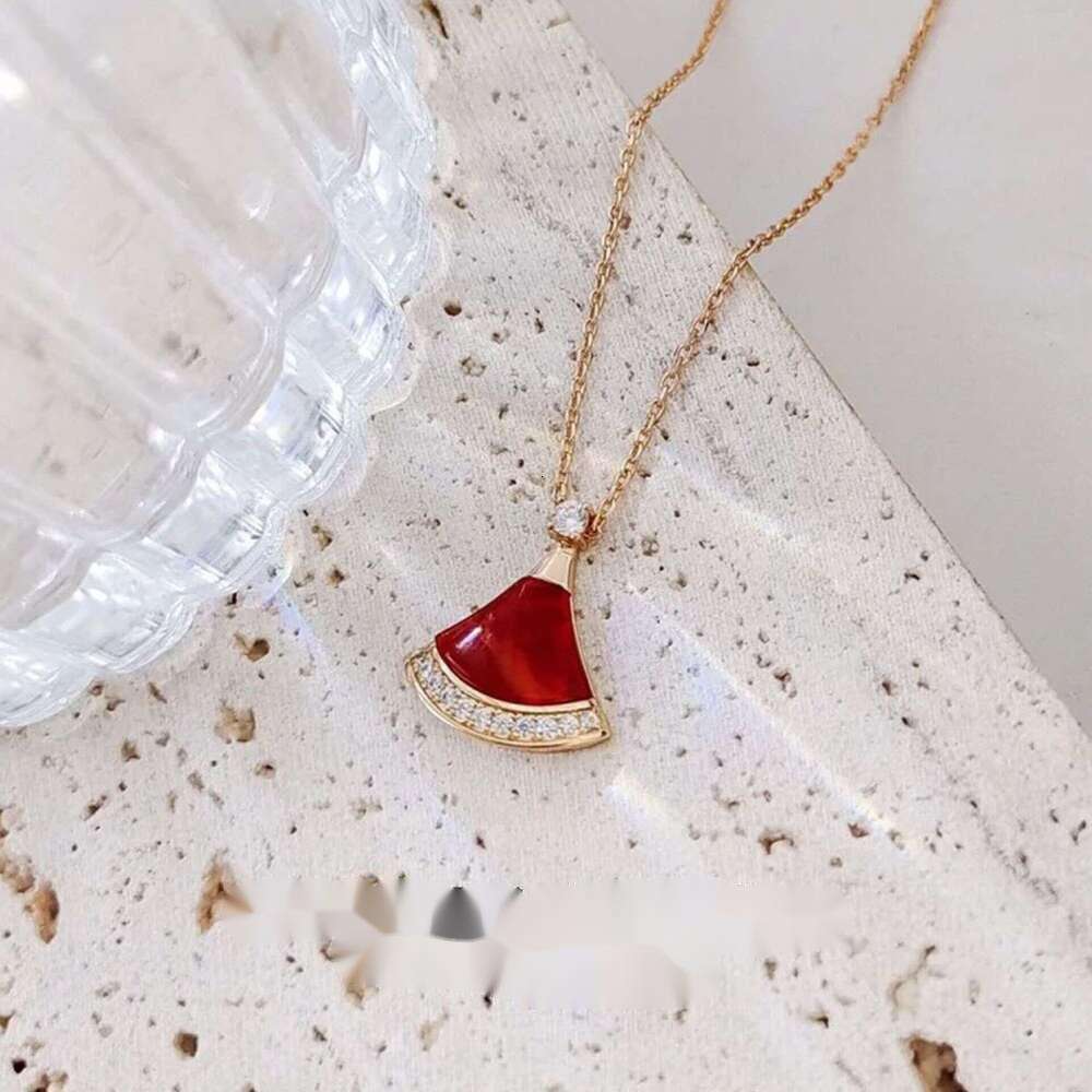 Baojia High Version Small Dress Full Dia Necklace Thick Plated Rose Gold Fan-shaped Mother-of-Pearl Pendant Light Clavicle Chain