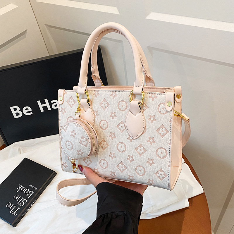 Designer Bag 2025 New Style Light Luxury High-end organ Bag Contrasting Color Printed Letter Hand-held crossbody tote bag Free shipping