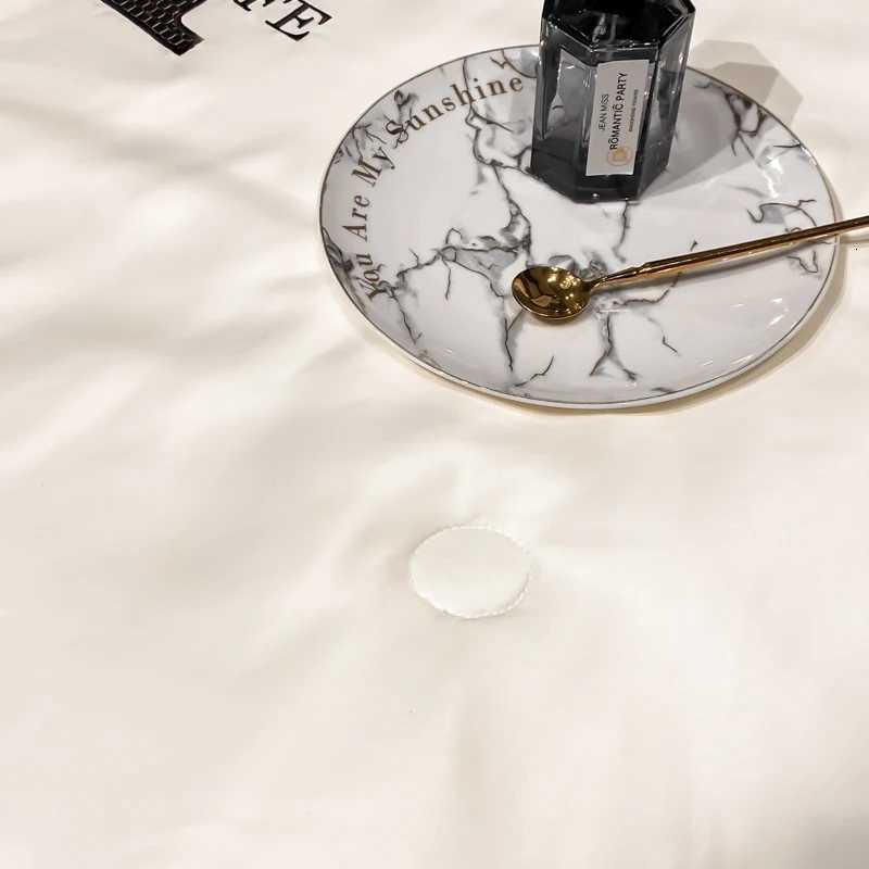 Luxury 100 Washed Silk Summer Quilt Embroidery Smooth Ice Cooling Comforter for Bed Silky Solid Blanket Soft Cool Summer Blanket Y250916