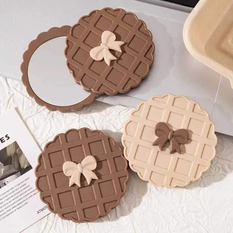 1PCS Waffle Shape Slide DoubleSided Makeup Mirror Portable Compact Pocket Hand Personalized Beauty Cosmetic Party Favor Mirror C250916