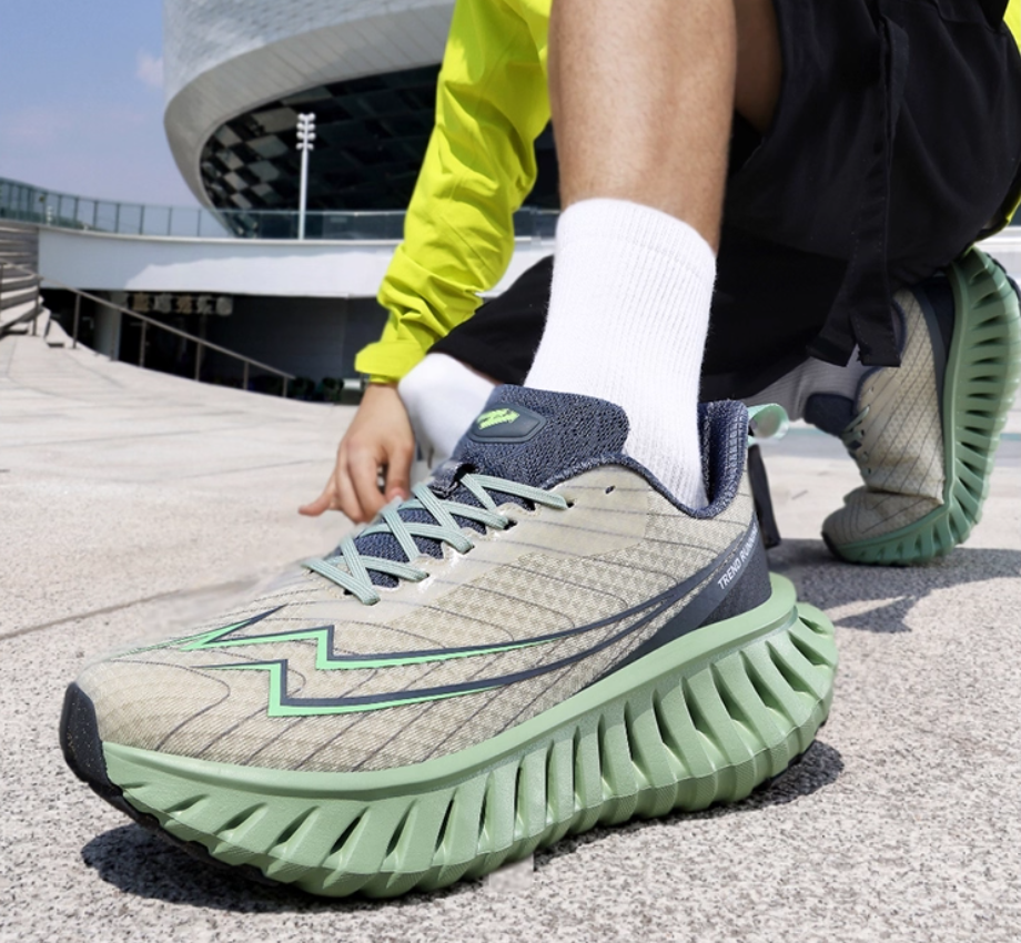 Outdoor Casual Sports Shoes for Men Spring Autumn Summer Breathable Thick Sole Height Increasing Lightweight Cushioned Trendy Running Shoes