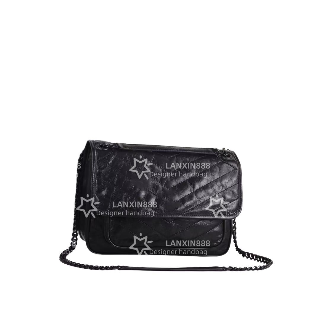 Timeless Design Purse Featuring Exceptional Workmanship & Adaptable Style