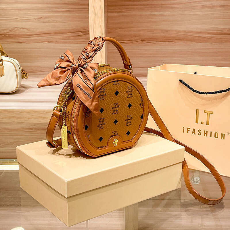 Bear 2025 New Trendy Fashionable Elegant Light Luxury Niche High-end Round Handbag Crossbody Small Bag