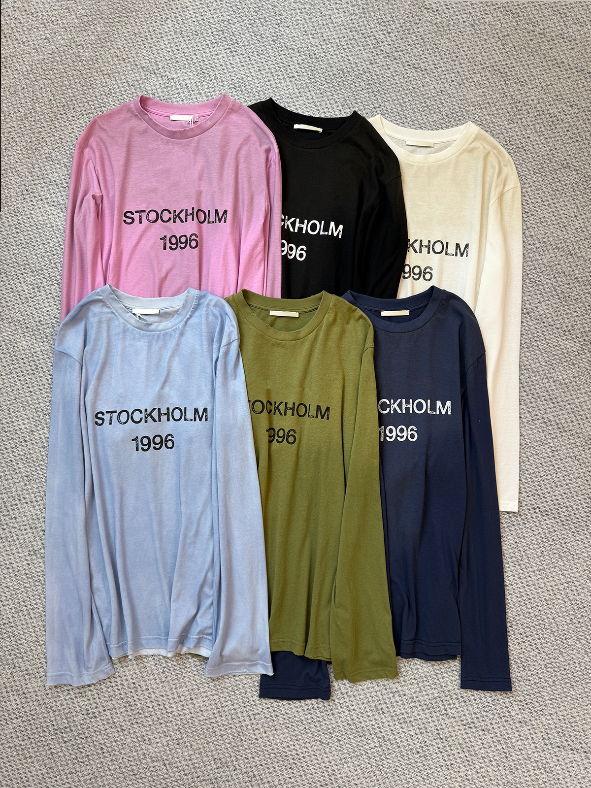 Designer Women's T-Shirt Vintage 1996 Distressed Long Sleeve T-Shirt - Unisex Relaxed Fit Grunge Style Tee