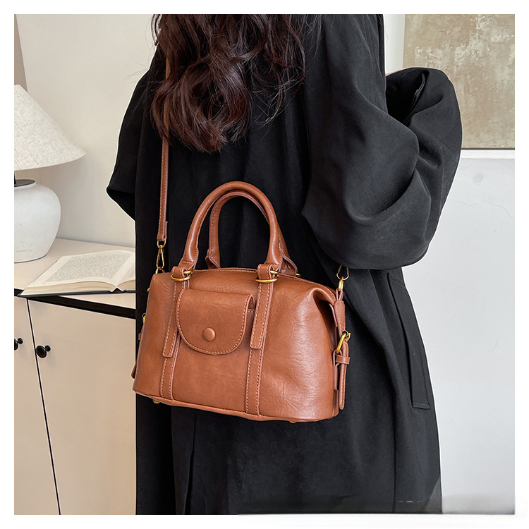 French retro style women design s shoulder bag new fashionable women s crossbody bag cute pendant handbag autumn new designer bag