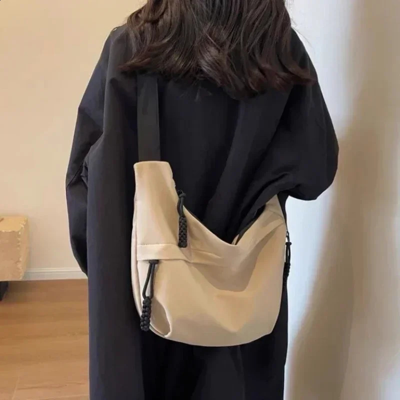 Fashion High Capacity Solid Color Single Shoulder Bag Nylon Hobos Crossbody Bags Solid Casual Zipper Womens Bags 250915cj