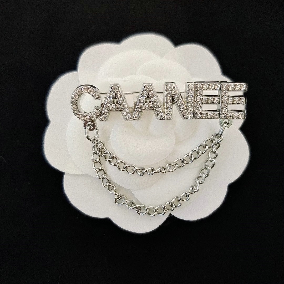 Designer Jewelry Luxury Gold-Plated Pin Brooches Fashion Rhinestone Chain Alloy Brooch Pin Accessory Wedding Party Accessories