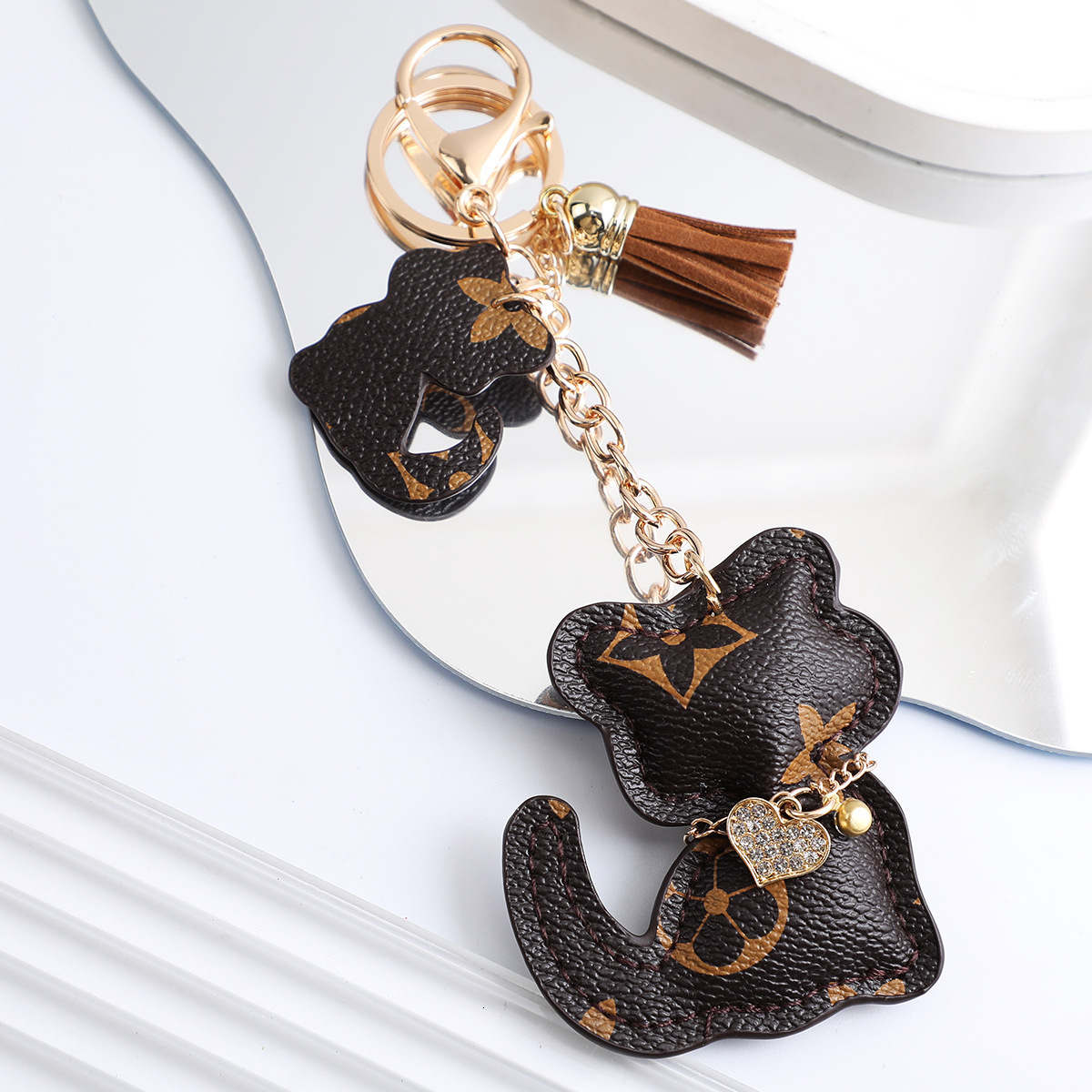 Bestseller Leather for Men and Women Creative Cat Keychain Personalized Bear Car Bag Pendant Couple Style ddmytues