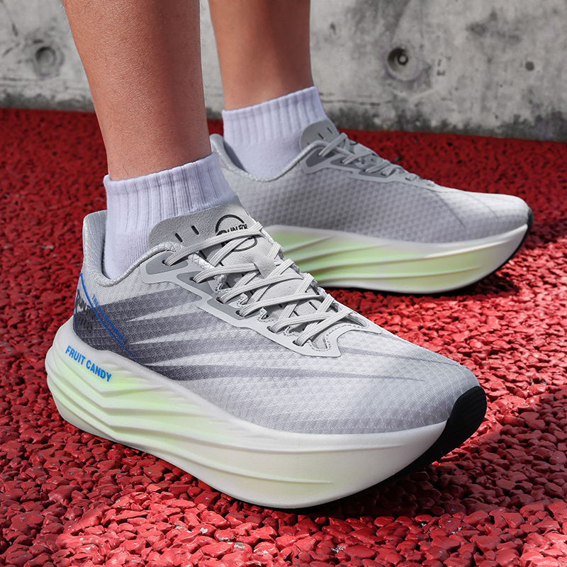 Unisex Lightweight Breathable Running Shoes for Men - Spring/Summer Collection