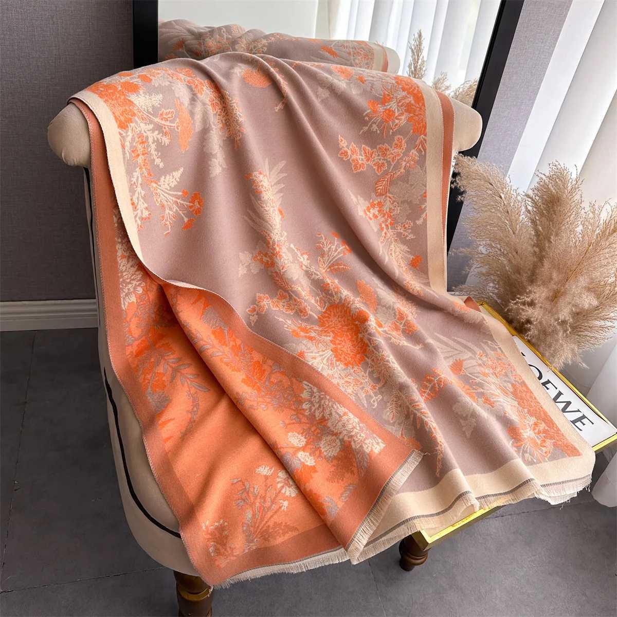 Brand Fashion Floral Winter Warm Cashmere ShAWl Scarf Women Oil Painting Print Thick Scarves WrAP Femal Poncho Echarpe W250916