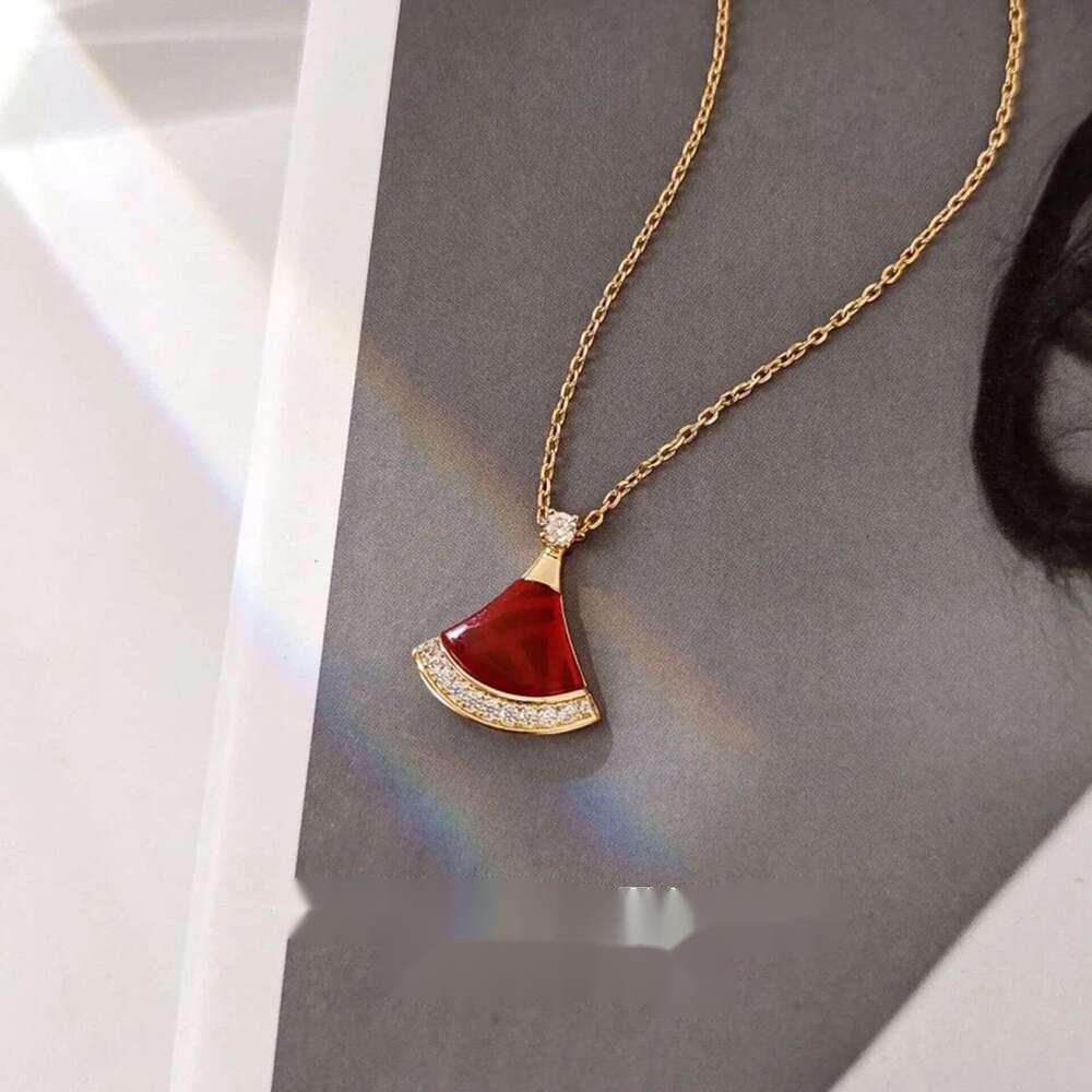 Baojia High Version Small Dress Full Dia Necklace Thick Plated Rose Gold Fan-shaped Mother-of-Pearl Pendant Light Clavicle Chain