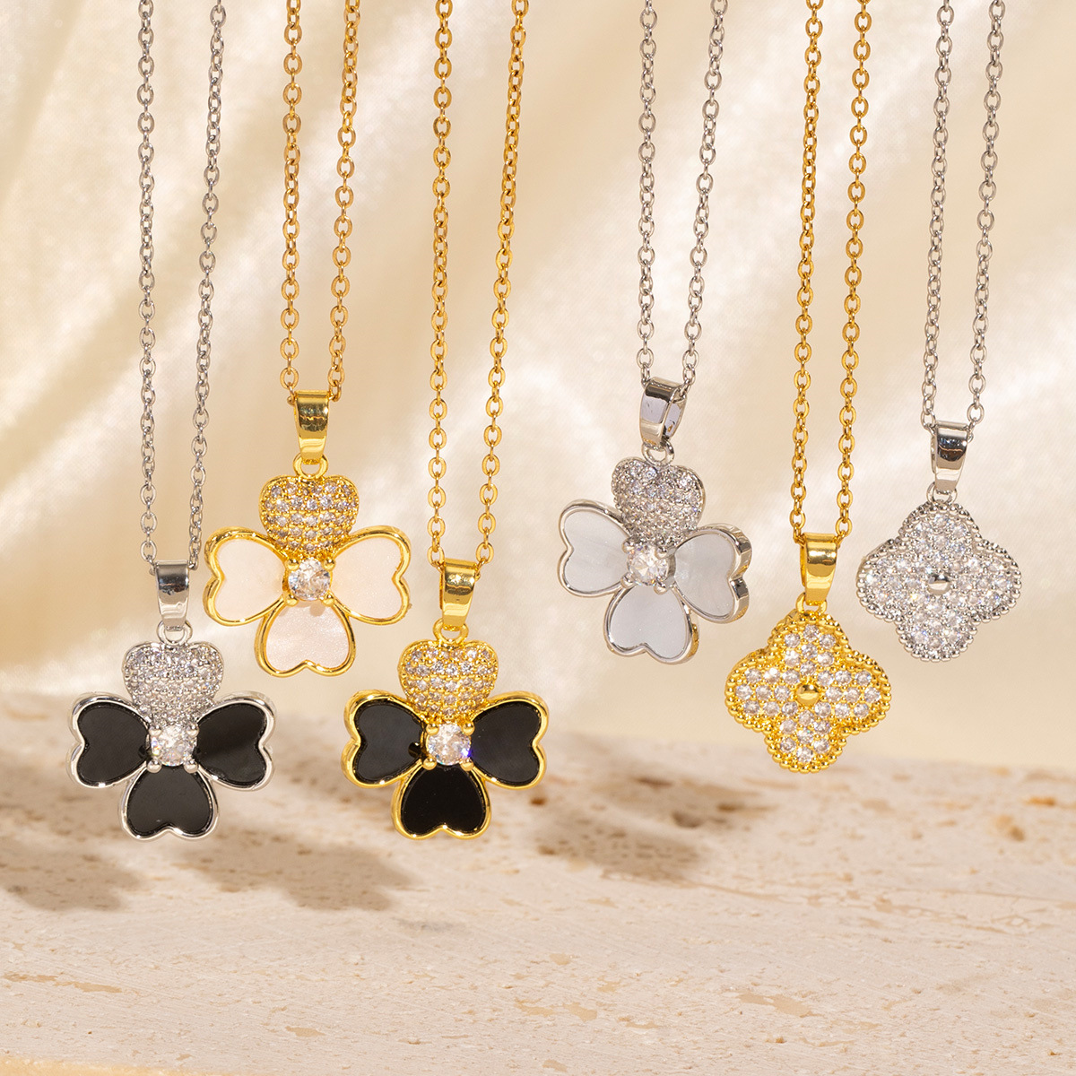 Gold-Toned Clover-Shaped Pendant Necklace With Pearlized Petals And Rhinestone Detail Delicate Daily & Elegant Jewelry Gift For Her High-Quality Acces