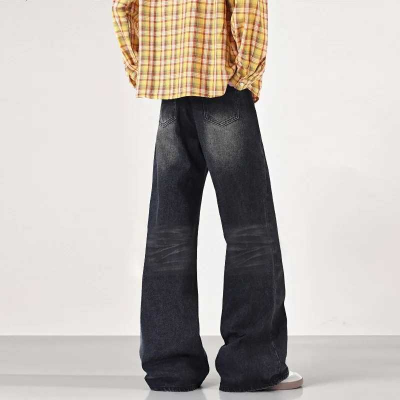 2025 New Mens American Vintage Flared Jeans Fashion Wide Leg Pants Autumn Winter Baggy Fit High Street Mens Straight Leg JeansZ250917