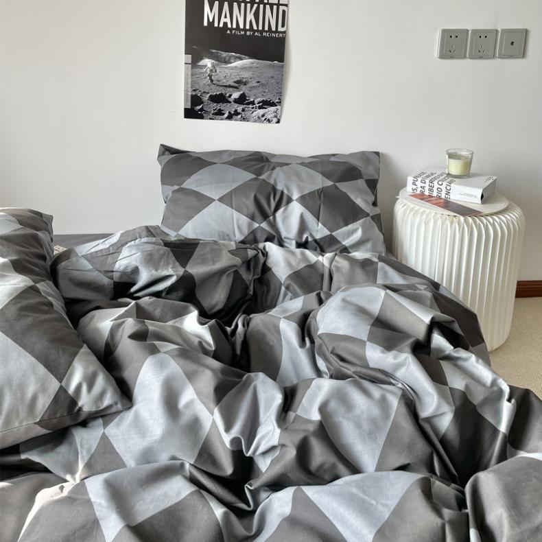 Japanese Ins Style Boys Black and White Striped Bedding Four-piece Set Quilt Cover Bed Sheet Student Dormitory Sanmin One W260302
