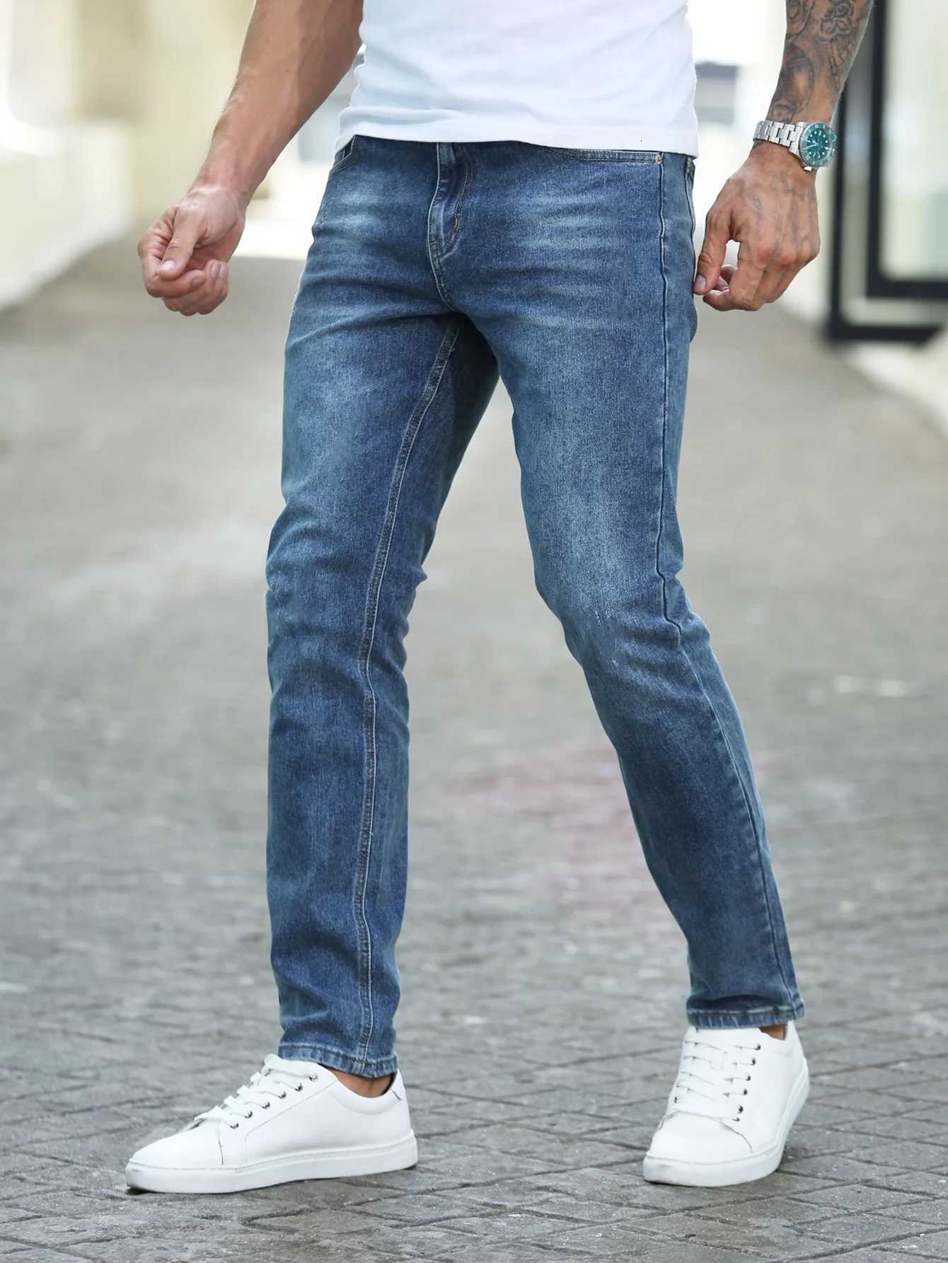 Four seasons fashionable mens classic jeans comfortable and stretchy washed and wearresistant straight trousers suitable forZ250917