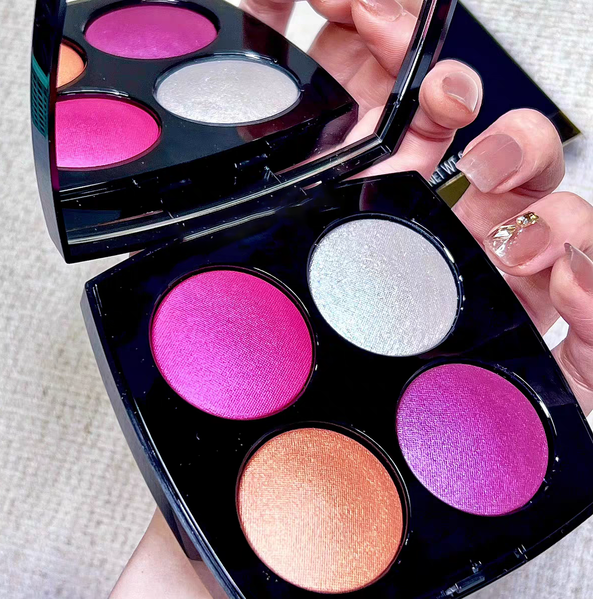 Eye Shadow Christmas Limited Eye Shadow Quad Face Plate Full Pearl Light 12g Lasting Good Coloring Makeup High Quality