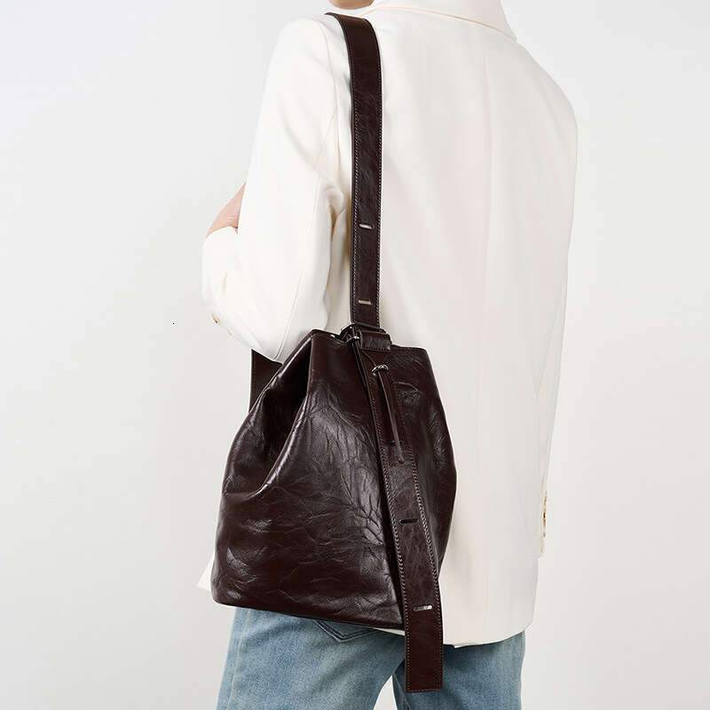 Lazy Comfortable Wrinkled Top Layer Cowhide Bucket For Women, Autumn And Winter New High-End Tote Bag B3