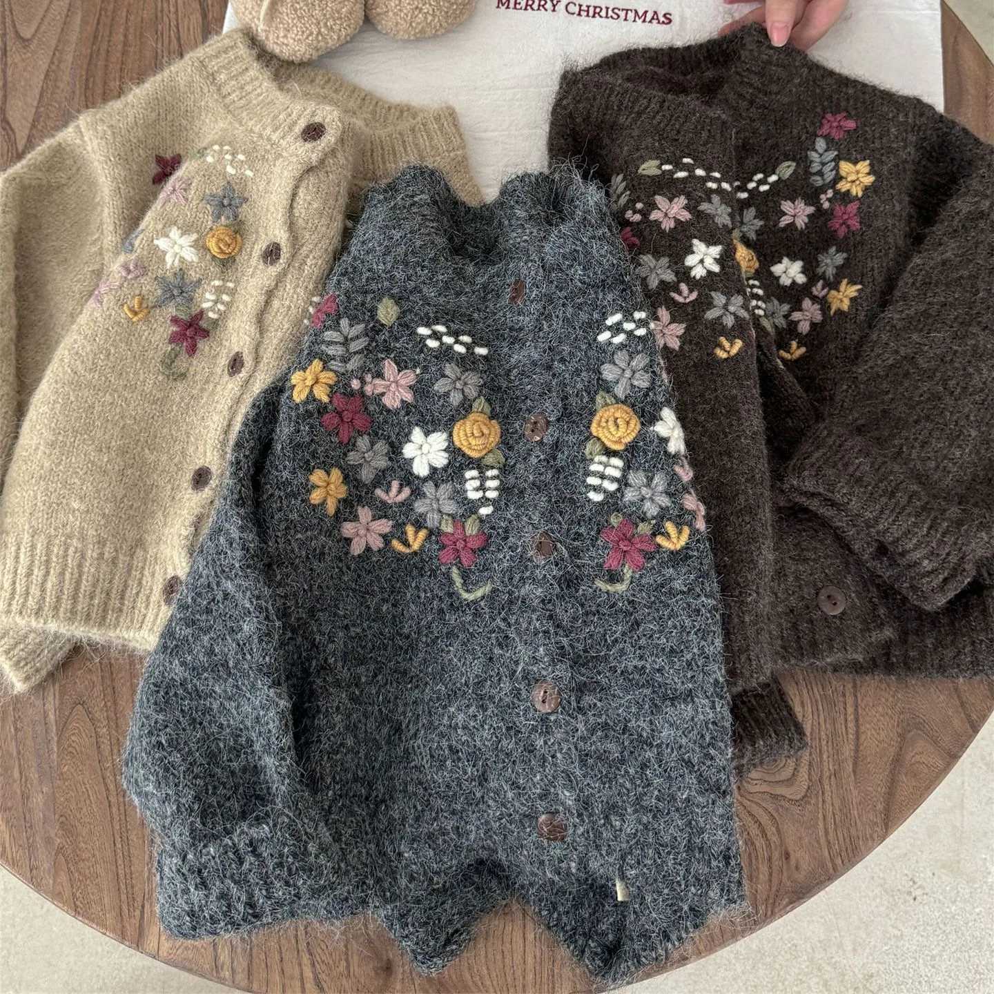 Girl Sweater 2025 Autumn New Childrens Clothing Korean Style Girl Baby Senior Design Sense Handembroidered Sweater Simple L250917