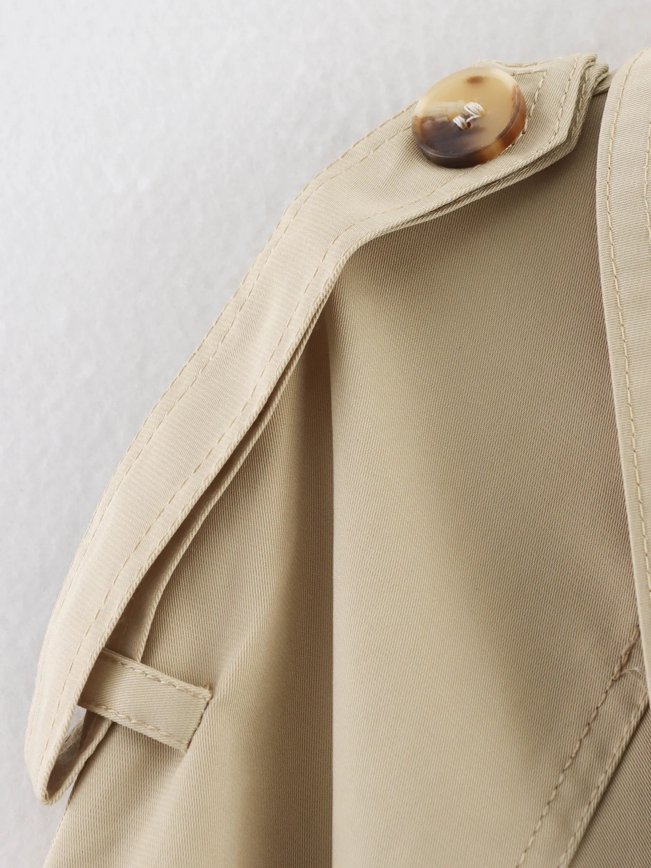 Autumn Khaki Double Breasted Shorts Trench Coat with Belt Elegant Stand Collar Loose Jacket Female Windbreaker Outwears 250917