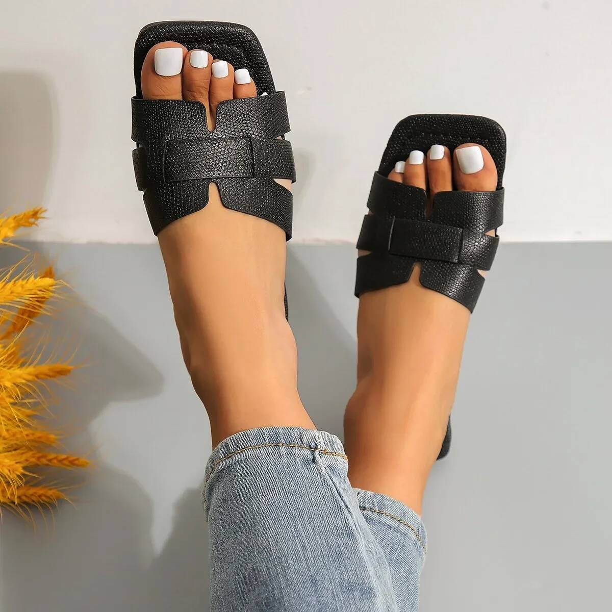 New Women Fashion Designer Beach Flats Female Casual Sandals Dress Walking Slippers Open Toe Slides Mujer Zapatos ddmypanda