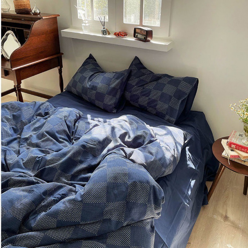 INS Japanese Style Checkerboard Blue Boys Duvet Cover Bedding Four-Piece Set Quilt Bed Sheet Dormitory Sanfangsu