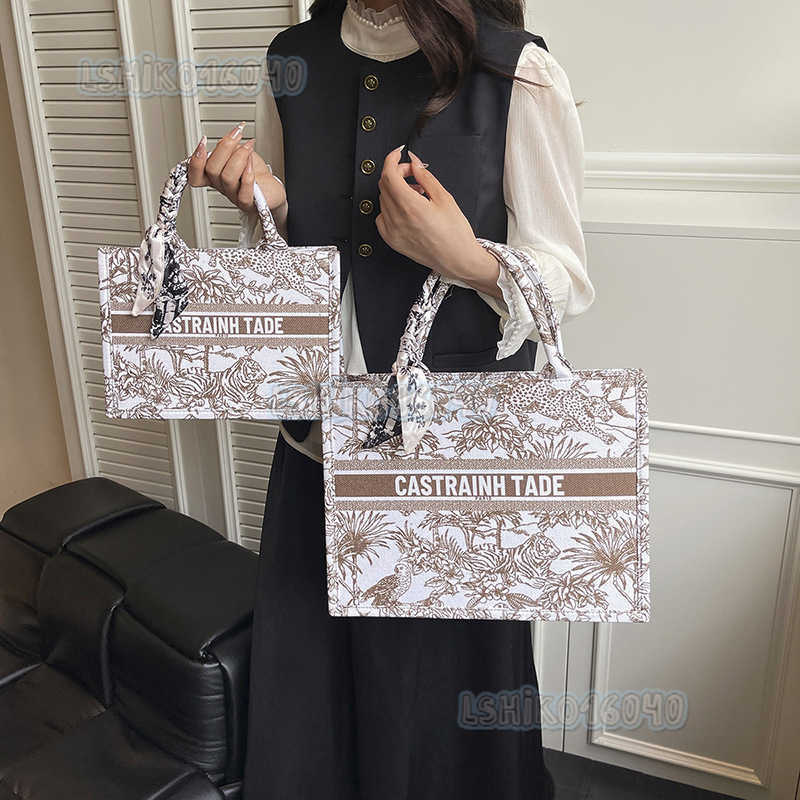 Womens Bag 2025 New Fashion Embroidered Large Capacity Shoulder Bag Silk Scarf Commuter Handbag Tote Bag H250916