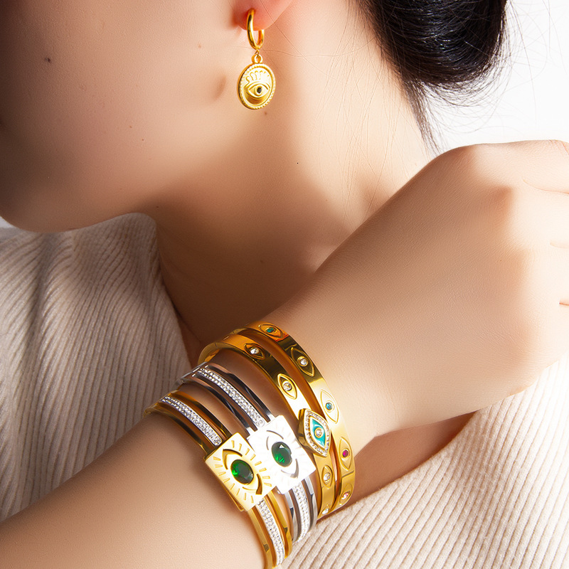 Free shipping designer jewelry Devil Eye Bracelet Earrings 18k Gold Plated Diamond Bracelet Set Personalized Light Luxury Simple Women Bracelet