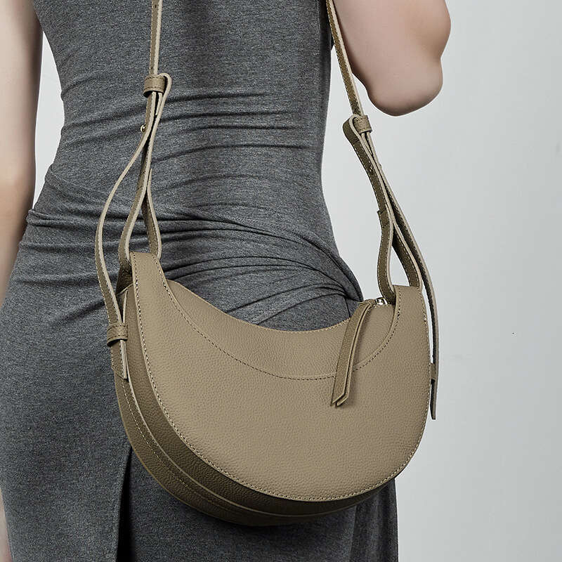 Top Layer Cowhide Niche Design High-Quality Texture Crossbody Crescent For Women New Genuine Leather Underarm Saddle Bag B3