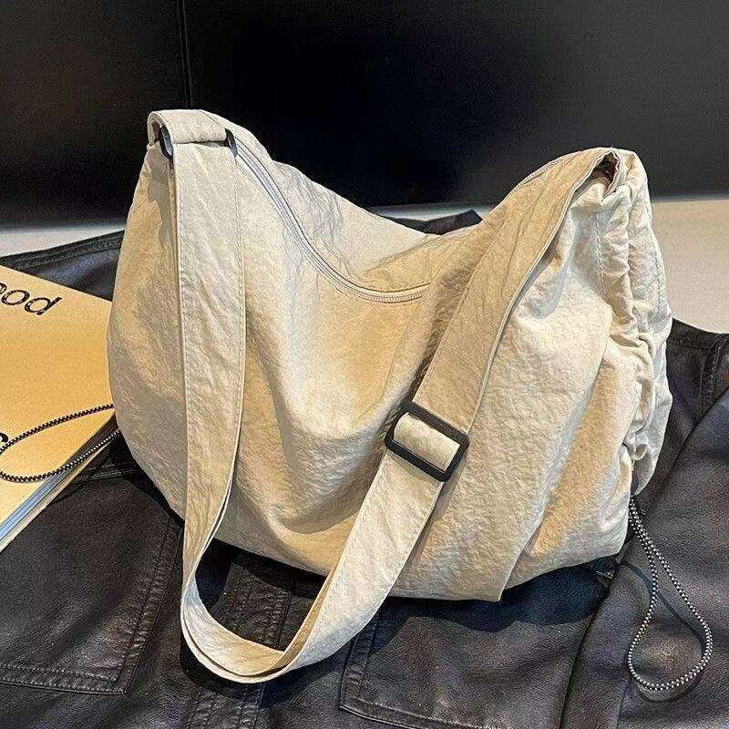 Best Selling Designer Bag Designer Bags Waterpof Canvas Chains Shoulder For Women Chest Pack Lady Tote Handbags Presbyopic Purse Messenger Bag 2005